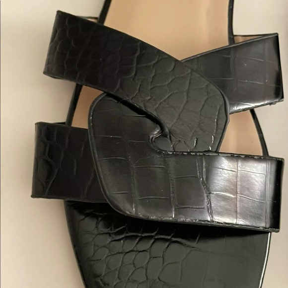 ❗️SOLD❗️New! Croc embossed black slide sandals - Picture 4 of 7